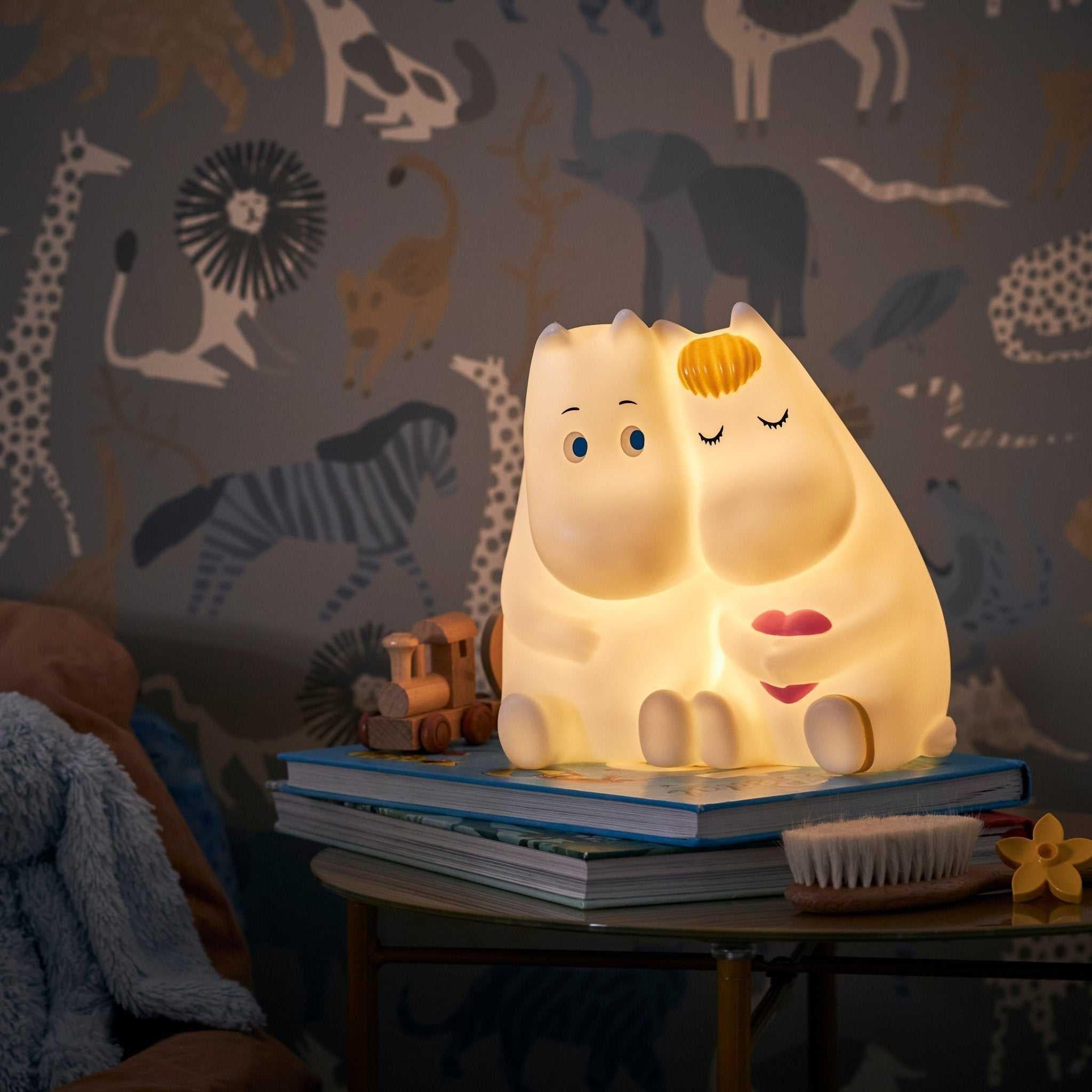 Moomin natlampe 22cm Hug.