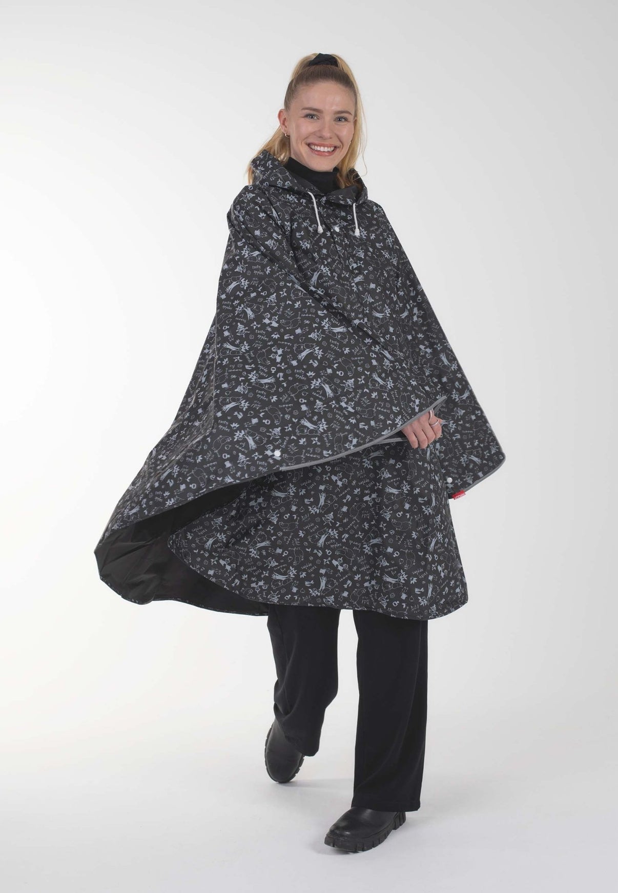 Mumitroldene regnslag Sort M - Dsignhouse