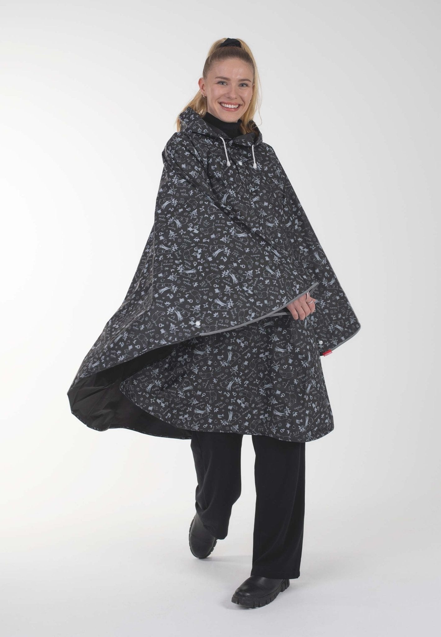 Mumitroldene regnslag Sort S - Dsignhouse