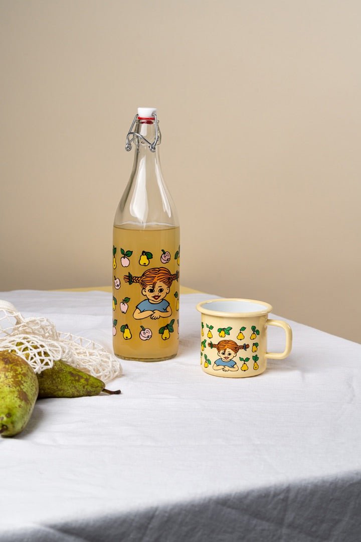 Pippi Langstrømpe emaljekrus Frugter 3,7dl - Dsignhouse