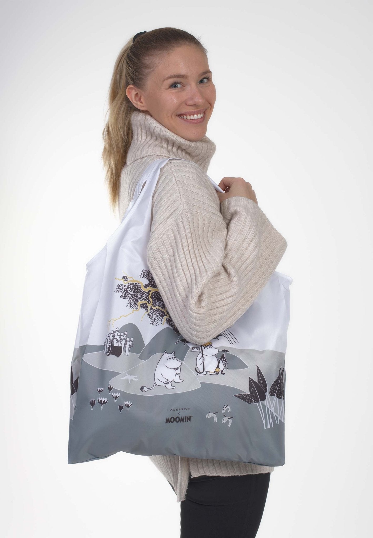 Mumitroldene ecobag Island white, RPET, reflective edge - Dsignhouse