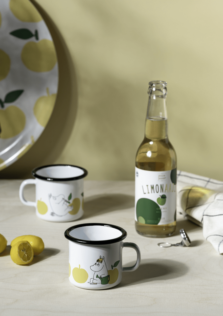 Mumitroldene emaljekrus Joyful Apples 2,5dl - Dsignhouse